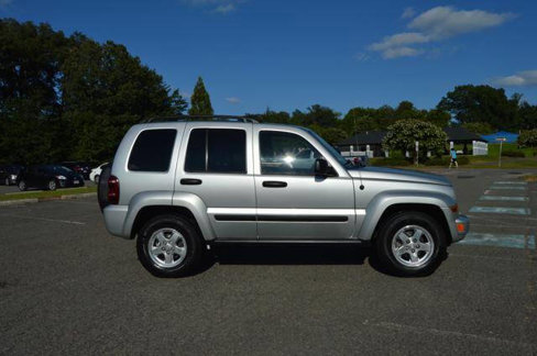 Used 2005 Jeep Liberty Renegade image 4