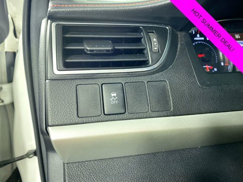 Used 2017 Toyota Camry SE image 15