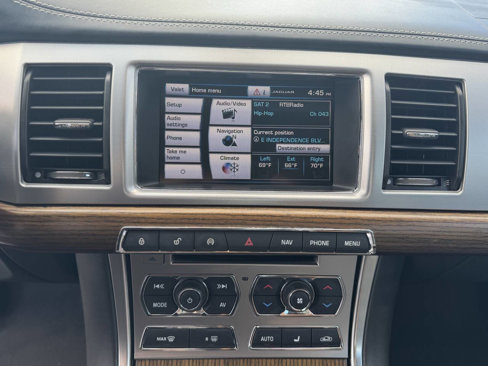 Used 2015 Jaguar XF Portfolio image 16