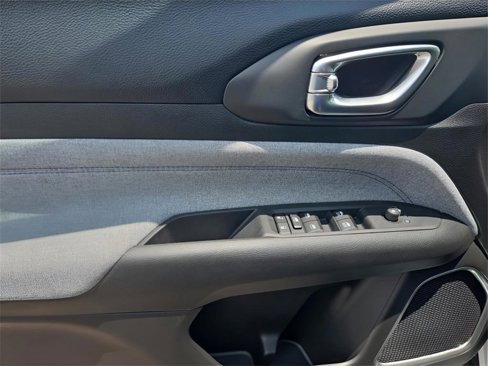 New 2025 Jeep Compass Latitude image 34