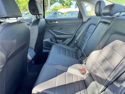 Certified 2024 Volkswagen Jetta SE image 11