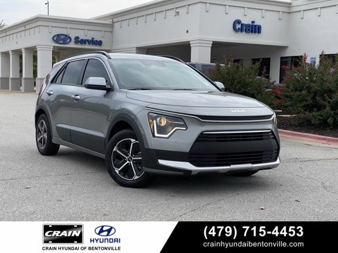 Used 2023 Kia Niro LX image 1