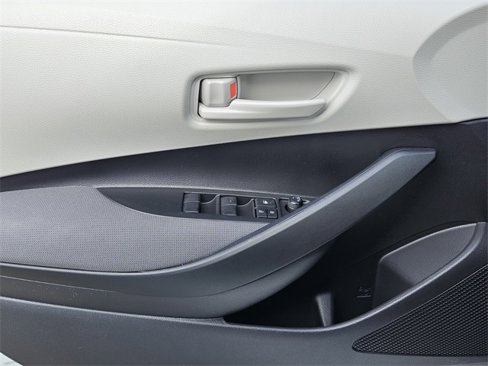 Used 2025 Toyota Corolla XLE image 30