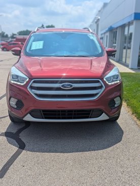 Used 2017 Ford Escape Titanium image 2