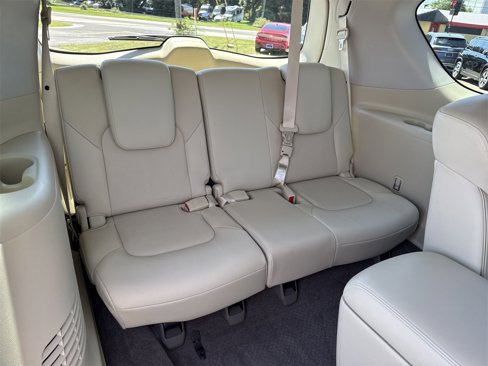 Used 2017 INFINITI QX80 2WD w/ Deluxe Technology Package image 35