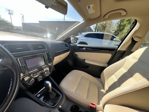 Used 2016 Volkswagen Jetta SEL w/ Lighting Package image 9