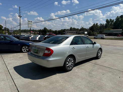 Used 2004 Toyota Camry XLE image 7