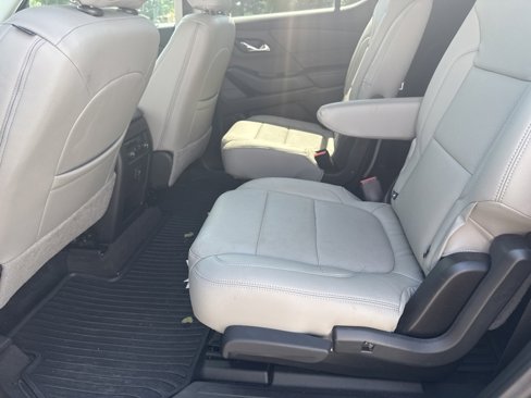 Used 2021 Chevrolet Traverse LT image 10