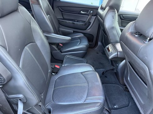 Used 2016 GMC Acadia SLT image 18