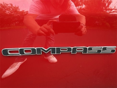 Used 2019 Jeep Compass Limited image 32
