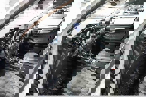 Used 2020 Ford Escape SE image 19