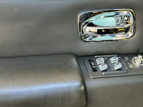 Used 2008 Rolls-Royce Phantom Sedan image 12