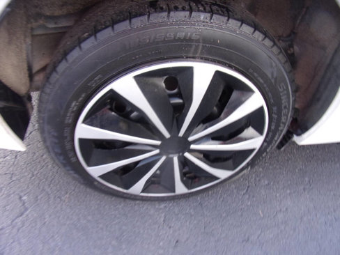 Used 2017 Toyota Corolla LE image 12