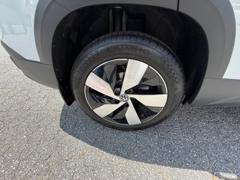 New 2025 Volkswagen Taos S image 23