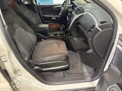 Used 2012 Chevrolet Traverse LT image 29
