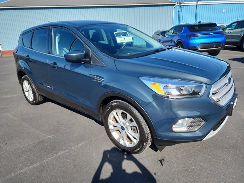 Used 2019 Ford Escape SE image 2