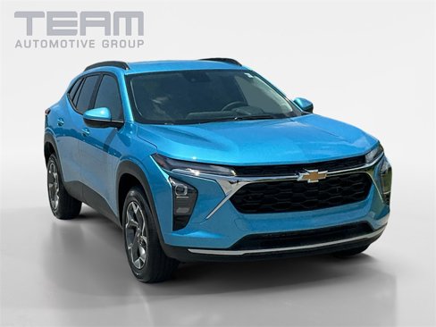 New 2025 Chevrolet Trax LT w/ Driver Confidence Package image 1