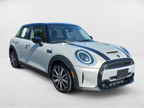 Used 2023 MINI Cooper S image 3