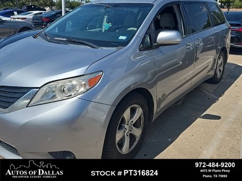 Used 2013 Toyota Sienna LE image 1