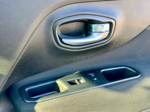 Used 2018 Jeep Renegade Sport w/ Power & Air Group image 50