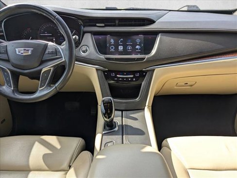 Used 2017 Cadillac XT5 Luxury w/ Driver Awareness Package image 14