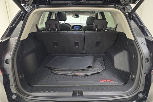 Used 2018 GMC Terrain Denali w/ Advanced Safety Package image 27