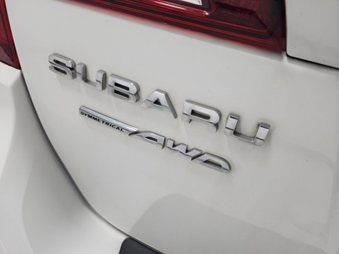 Used 2017 Subaru Outback 3.6R Limited image 16