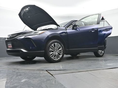 Certified 2022 Toyota Venza XLE image 50