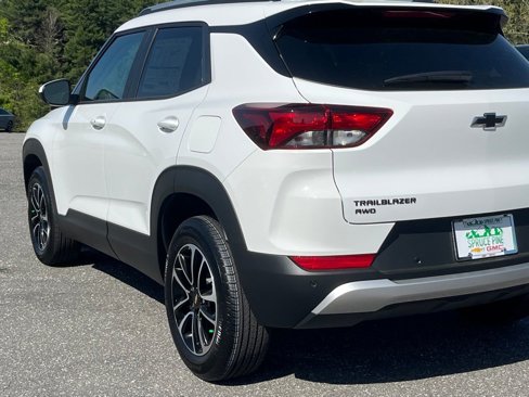 New 2025 Chevrolet TrailBlazer LT w/ LPO, Blackout Package image 37