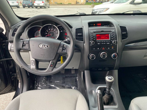 Used 2011 Kia Sorento 2WD image 12