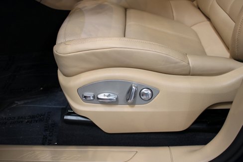 Used 2025 Porsche Macan image 28