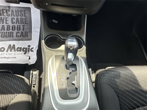 Used 2018 Dodge Journey SE image 25