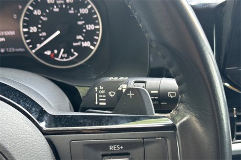 Used 2022 Nissan Pathfinder SV image 40