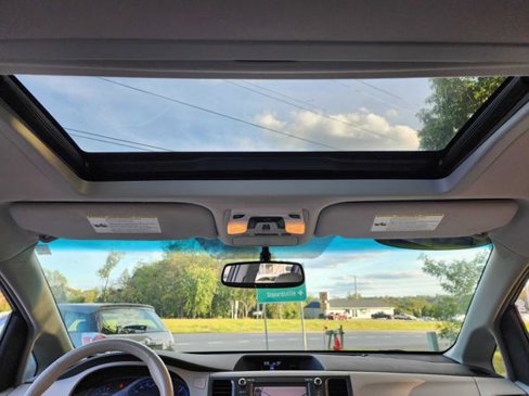 Used 2012 Toyota Sienna XLE image 26