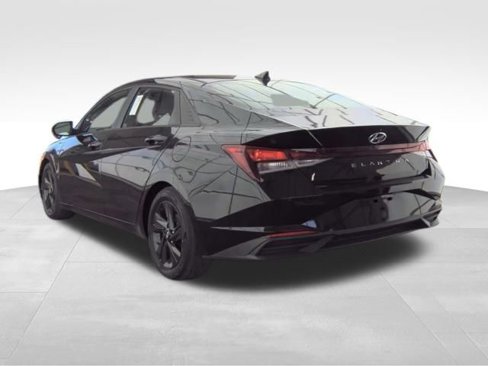Used 2021 Hyundai Elantra SEL image 5