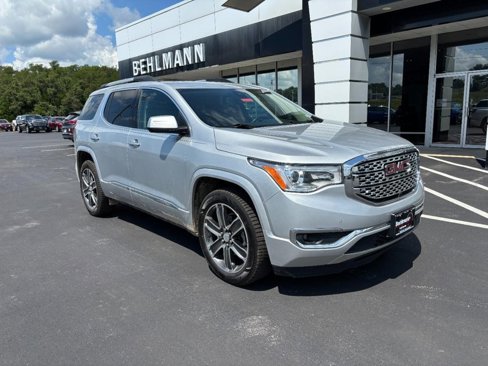 Used 2017 GMC Acadia Denali w/ Technology Package image 2