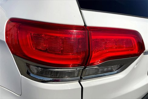 Used 2017 Jeep Grand Cherokee Limited w/ Luxury Group II image 29