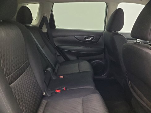 Used 2018 Nissan Rogue SV image 19