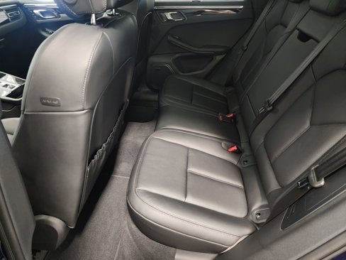 New 2025 Porsche Macan image 18