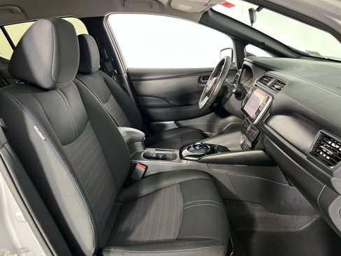 Used 2022 Nissan Leaf SV image 34