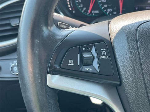 Used 2018 Chevrolet Trax LT w/ LT Convenience Package image 26