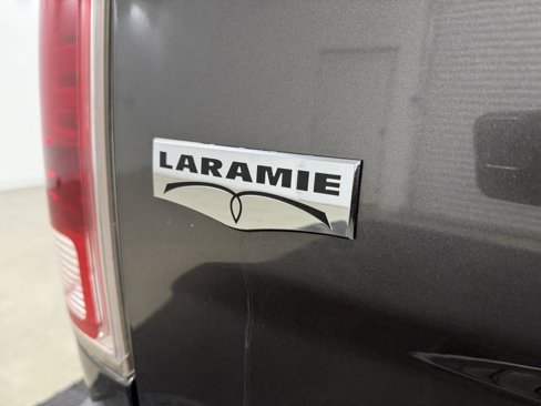Used 2015 RAM 1500 Laramie w/ Convenience Group image 10