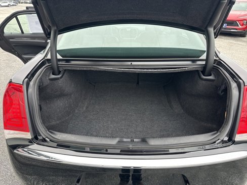 Used 2015 Chrysler 300 Limited image 30