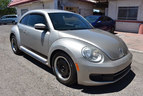 Used 2013 Volkswagen Beetle 2.5 image 1