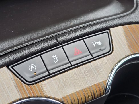Used 2022 GMC Acadia SLE w/ Driver Convenience Package image 31