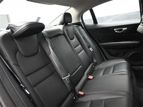 Used 2024 Volvo S60 B5 Plus image 31