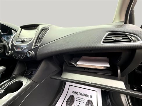 Used 2018 Chevrolet Cruze LT image 28