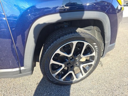 Used 2018 Jeep Compass Limited image 9