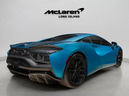 Used 2023 McLaren Artura image 4