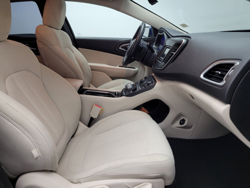 Used 2016 Chrysler 200 Limited w/ Convenience Group image 21